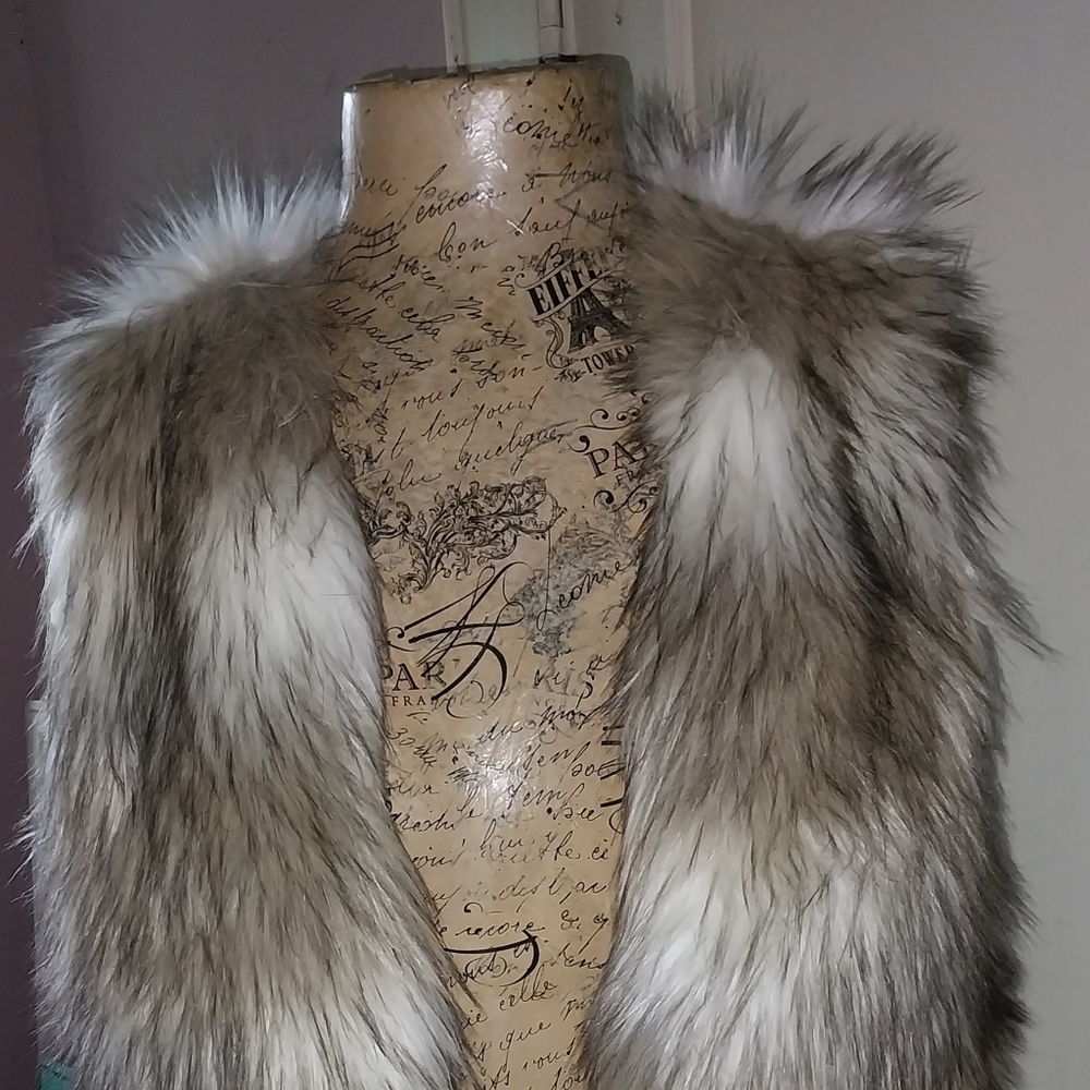Faux fur ladies vest